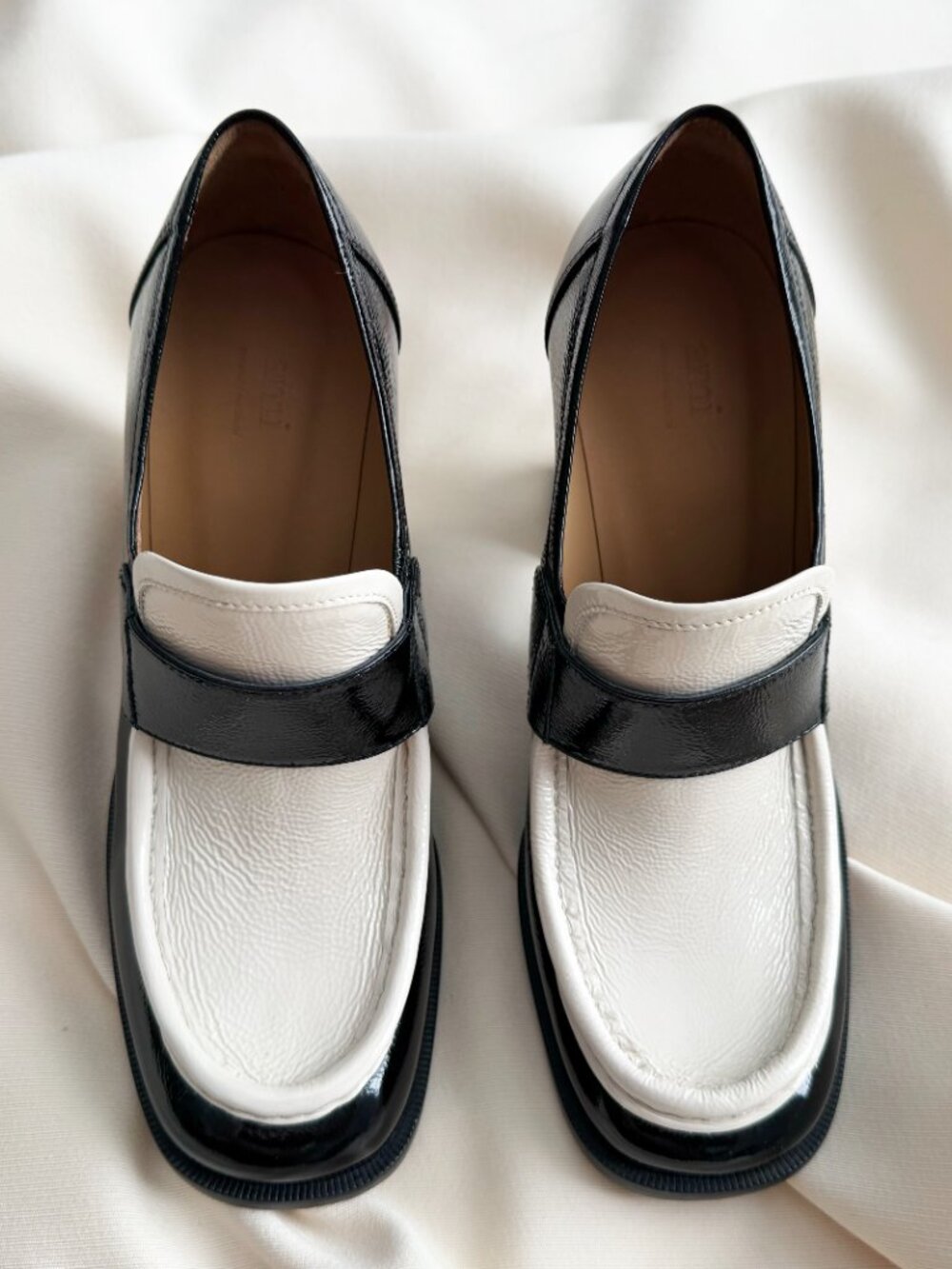 Ami Paris High Heel Patent Loafers in Black/Ivory, size 40 (fits 9) - Picture 2 of 5